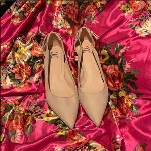 Classy Nude kitten heels size 8.5 fits like a 9!